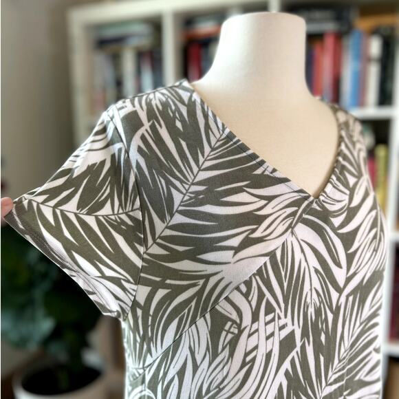 CHICO'S Travelers Asymmetrical Dress Size 12 Classic Casual Comfort Boho Chic - Picture 2 of 10